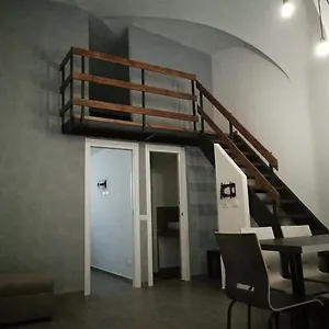 Apartment Mgr